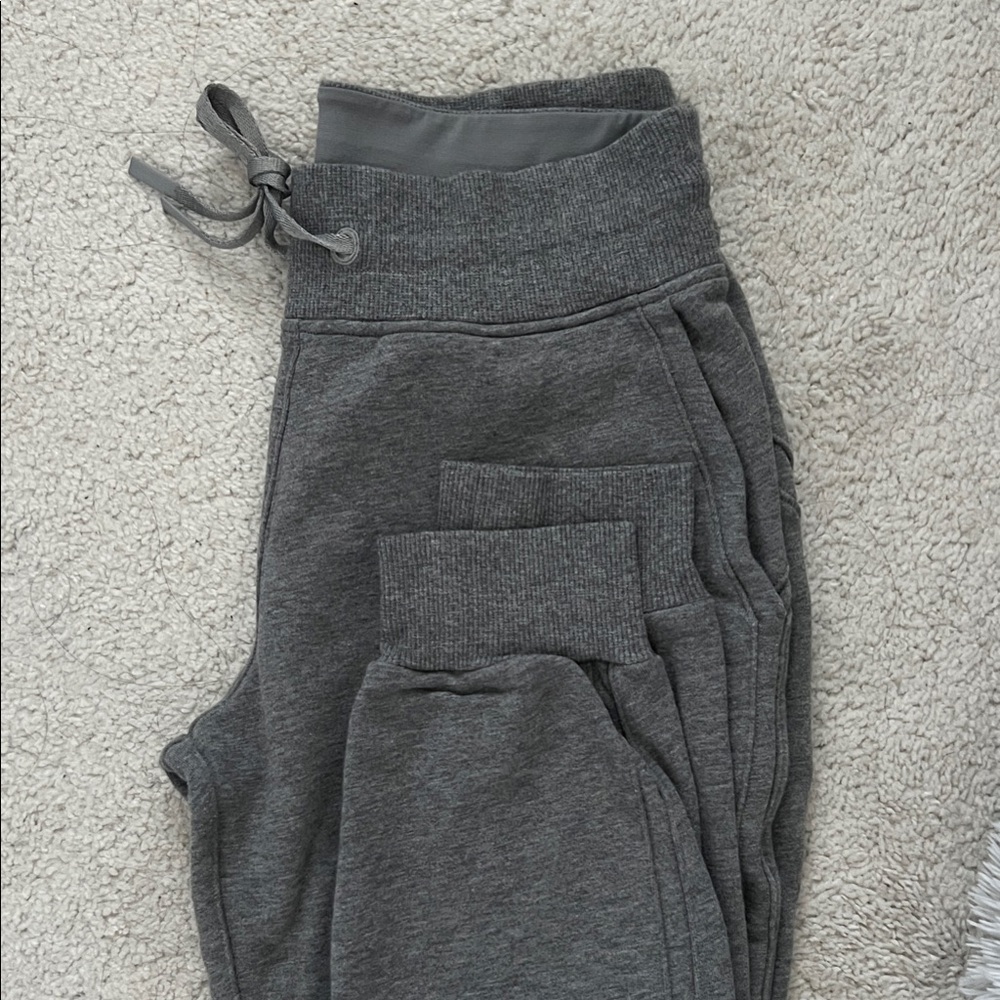 Lululemon Gray Women’s Jogger Pants